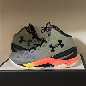 UNDER ARMOR CURRY 2